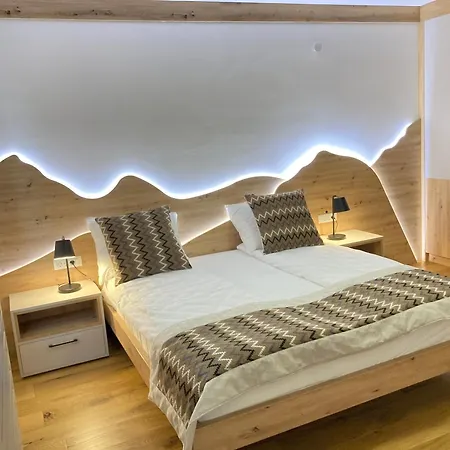 333 Vucko Private Host